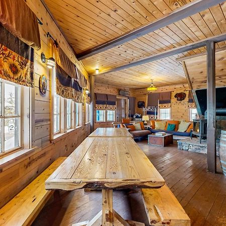 Flying Stag: Main Lodge Гавърнмънт Кемп Екстериор снимка