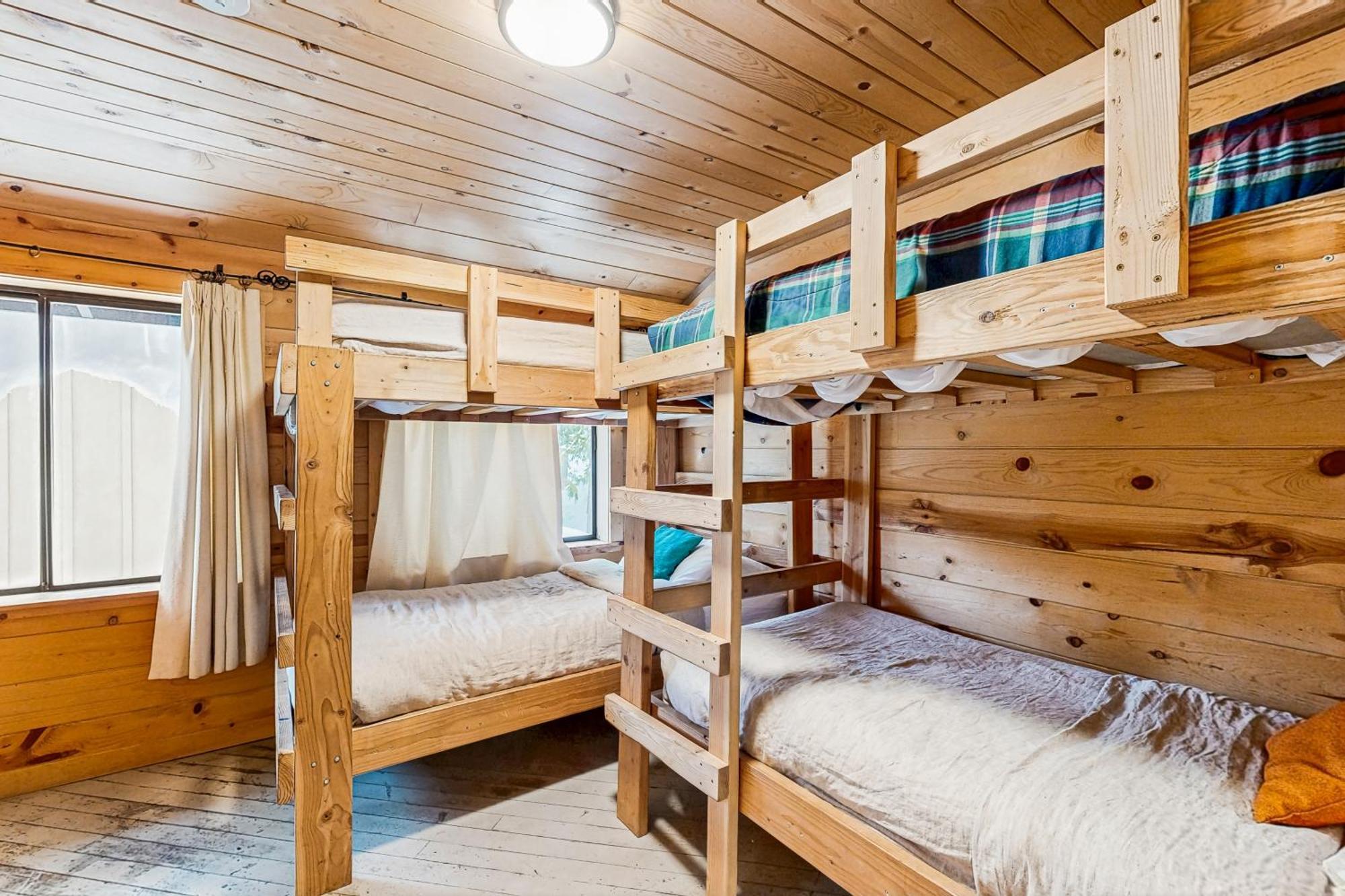 Flying Stag: Main Lodge Гавърнмънт Кемп Екстериор снимка