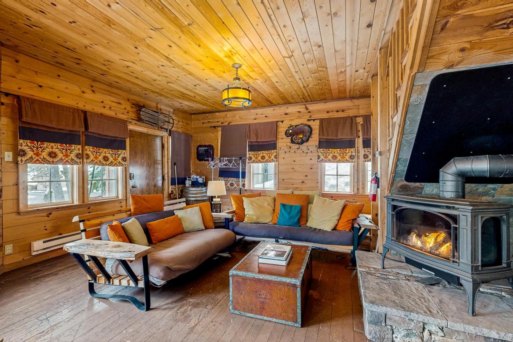 Flying Stag: Main Lodge Гавърнмънт Кемп Екстериор снимка