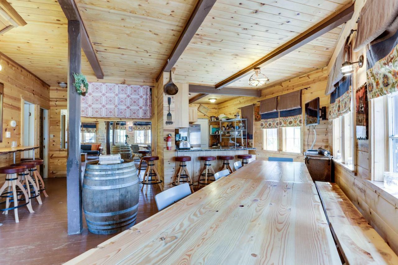 Flying Stag: Main Lodge Гавърнмънт Кемп Екстериор снимка