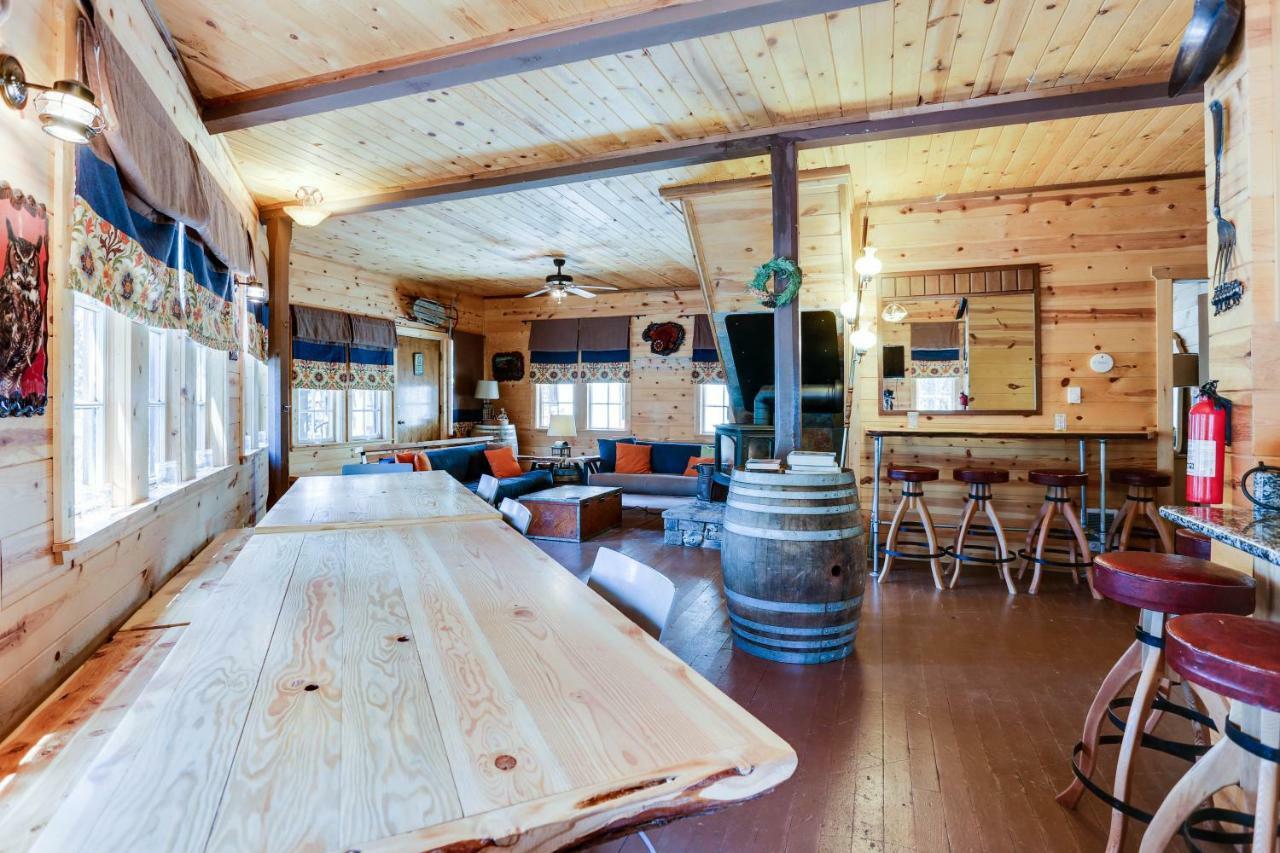 Flying Stag: Main Lodge Гавърнмънт Кемп Екстериор снимка